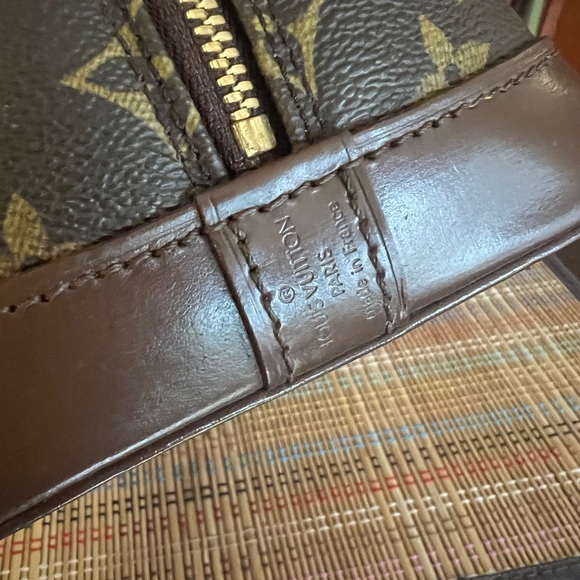 ❗️SOLD❗️🥰💙LV ALMA PM TRENDY SUPER ATTRACTIVE💙🥰 - Picture 11 of 16